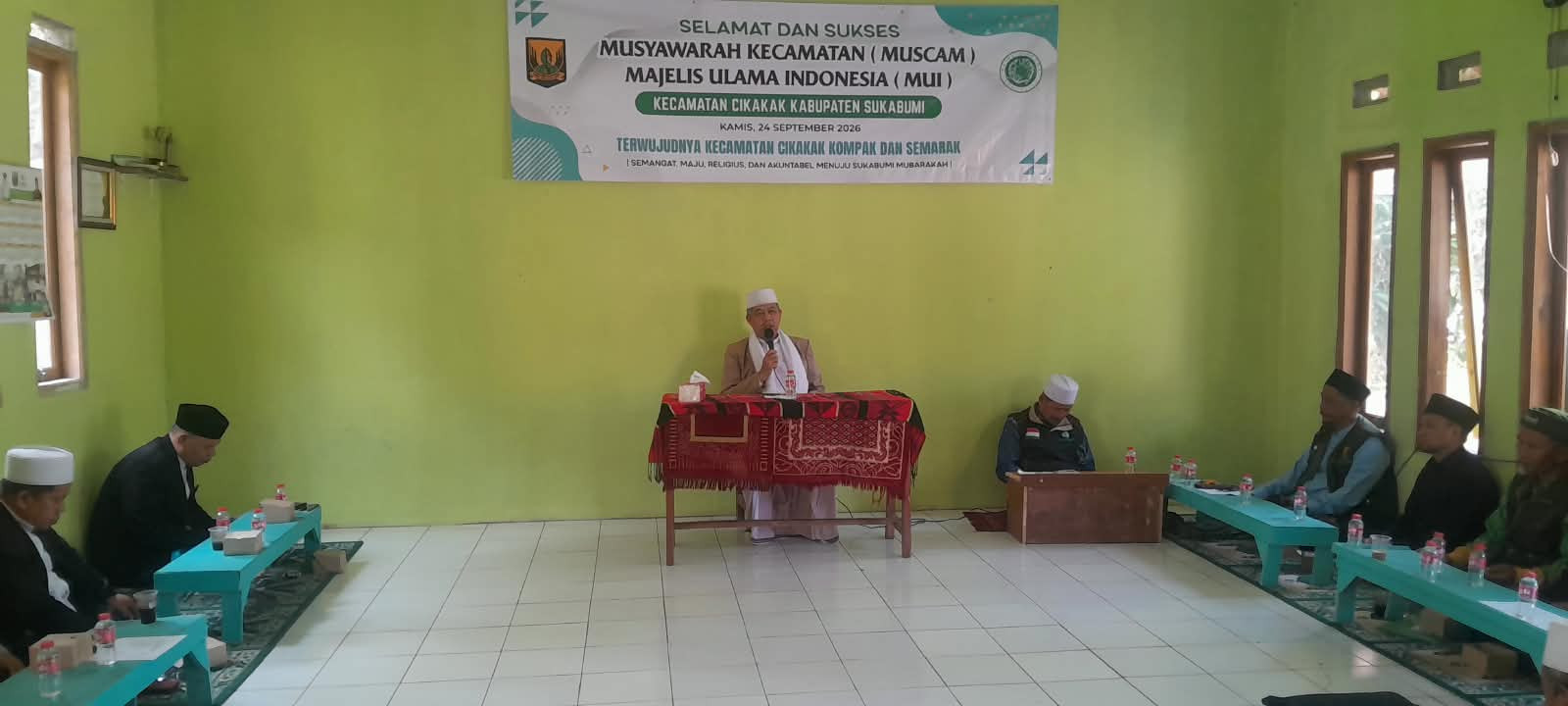 MUSCAM MUI KECAMATAN CIKAKAK, KETUA UMUM MUI KAB.SUKABUMI TEKANKAN KEBERSAMAAN ANTAR JAJARAN 
